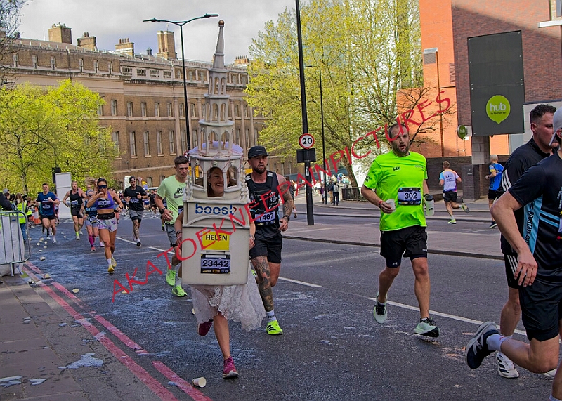 20260412 LONDLMHALF00077A.JPG