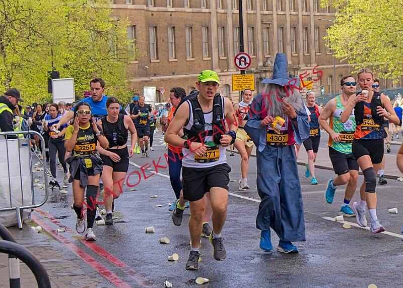 20260412 LONDLMHALF00152A.JPG