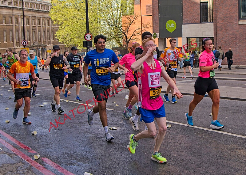 20260412 LONDLMHALF00157A.JPG