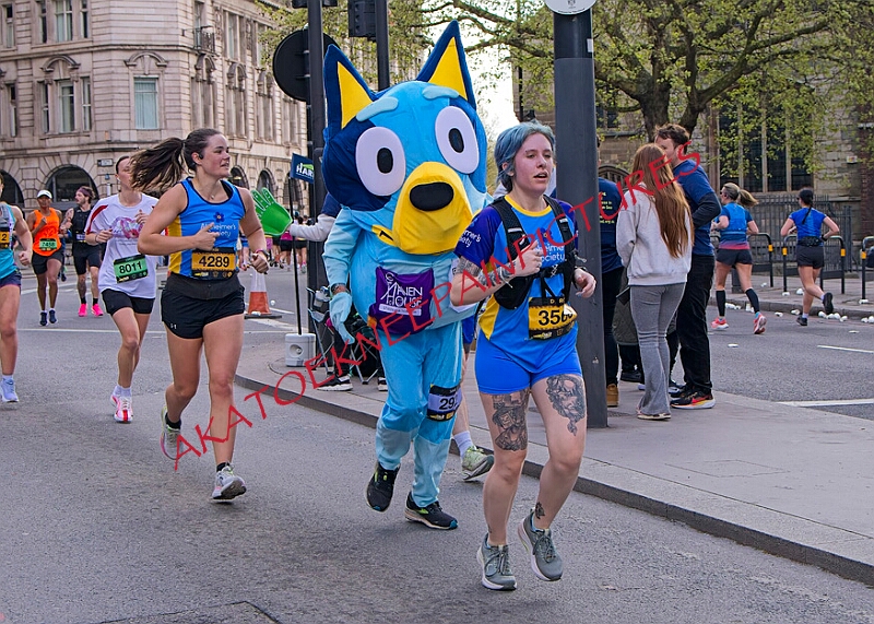 20260412 LONDLMHALF00235A.JPG