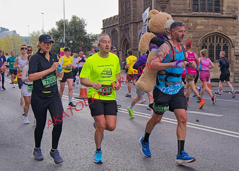 20260412 LONDLMHALF00247A.JPG