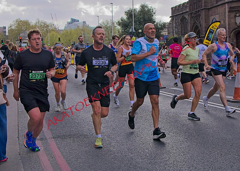 20260412 LONDLMHALF00251A.JPG
