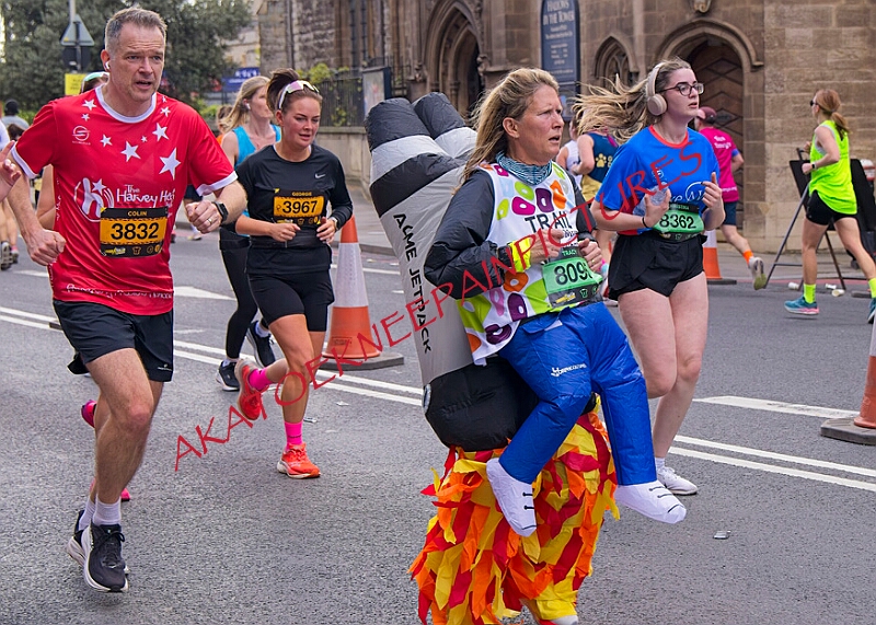 20260412 LONDLMHALF00273A.JPG