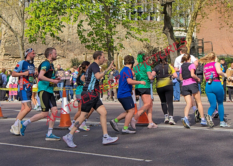 20260412 LONDLMHALF00459A.JPG